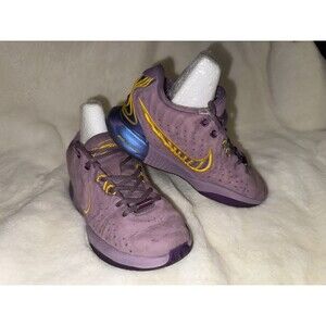 Nike LEBRON JAMES Nike Kids' Grade School Lebron XXI Basketball Shoes. Size 4.5